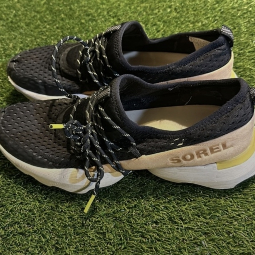 Sorel Women's Black and Cream Sneakers